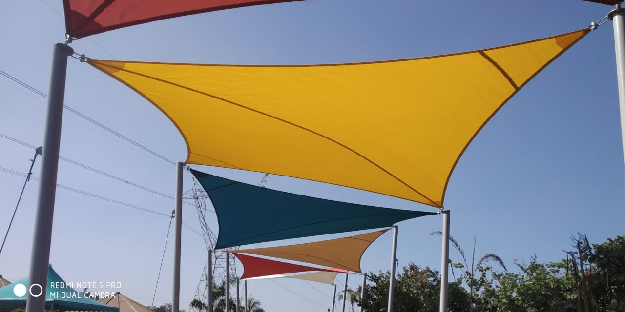 Kanopi Kain Membran Gaya Modern